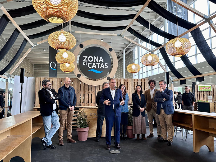 Rafa Dominguez na inauguración da Feira Etiqueta Negra