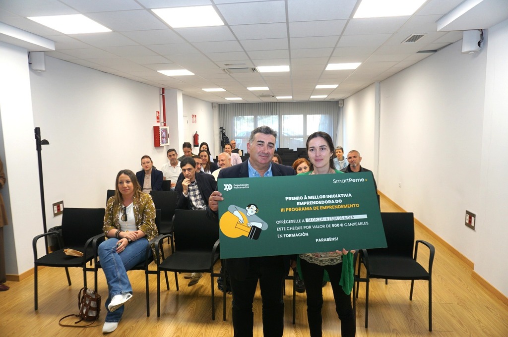 O deputado provincial Ricardo Martínez participou na Finca Mouriscade no acto de entrega