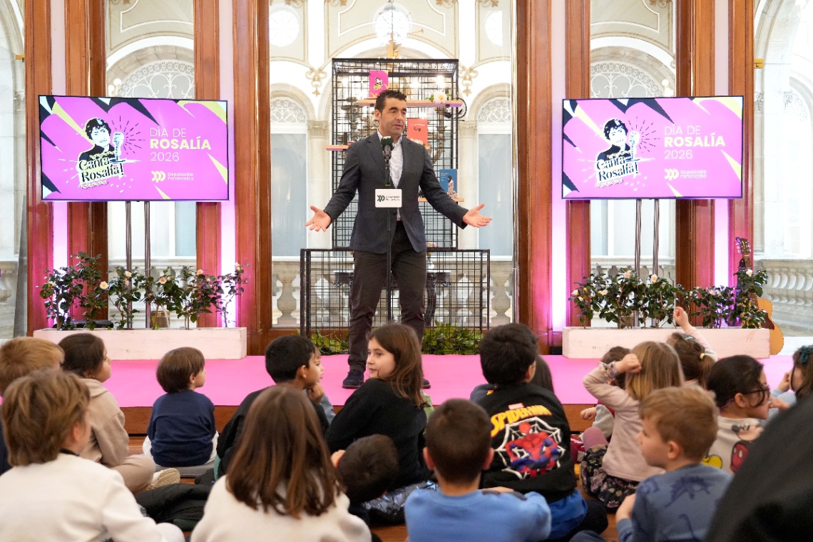Luis López presenta unha nova edición do certame escolar “Canta Rosalía”