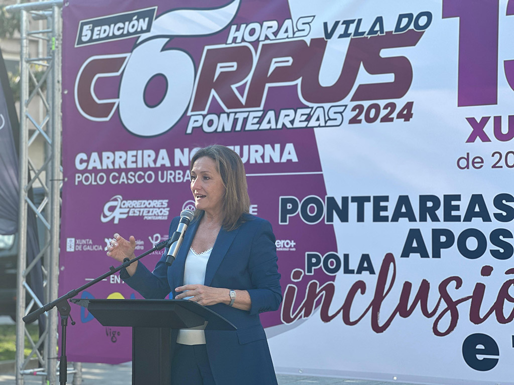 Luisa Sánchez, xunto á alcaldesa de Ponteareas e deputada provincial, Nava Castro, presentaron este venres a V edición da carreira “6h Vila do Corpus