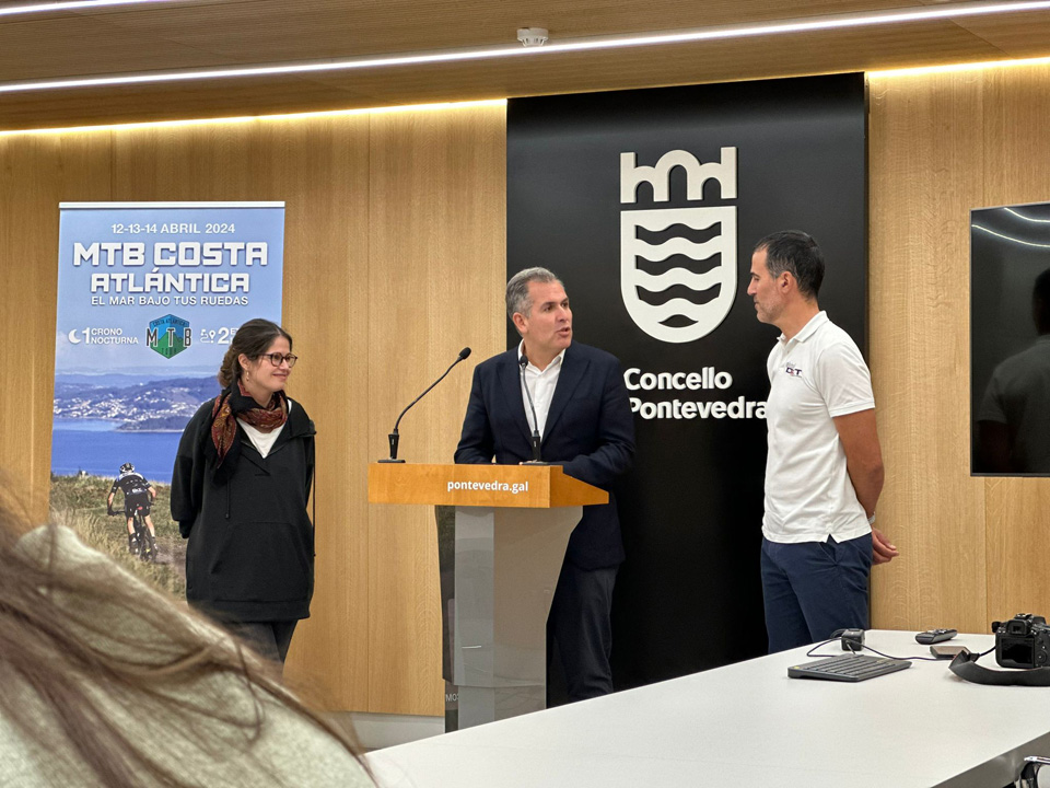 Rafa Domínguez asiste á presentación da Costa Atlántica MTB Tour