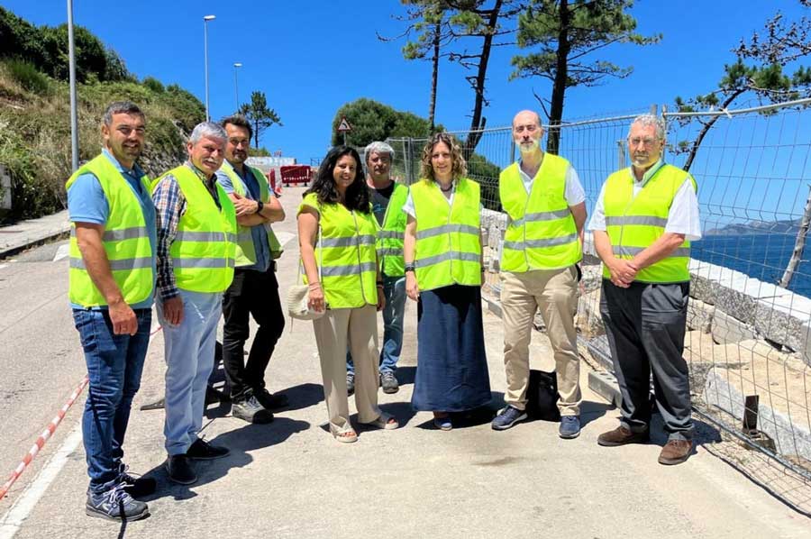 Obras na estrada de acceso á Virxe da Rocha 