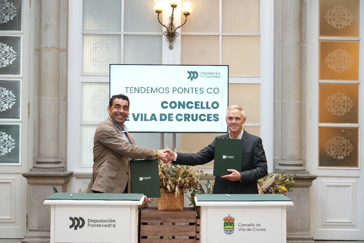Luis López asina co alcalde de Vila de Cruces, Luis Celso Taboada, a achega de 850.000€ para financiar ao 100% a humanización da Rúa do Cine