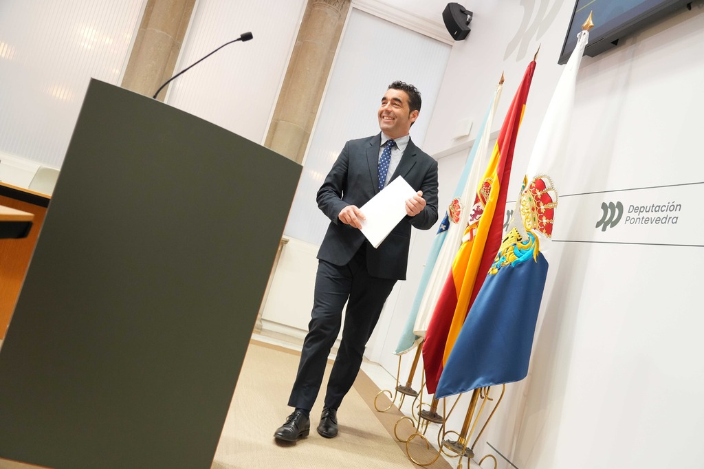 Luis López en rolda de prensa