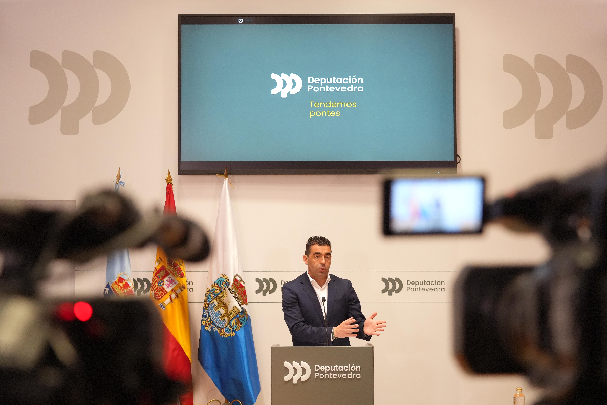 Conferencia de prensa de Luis López
