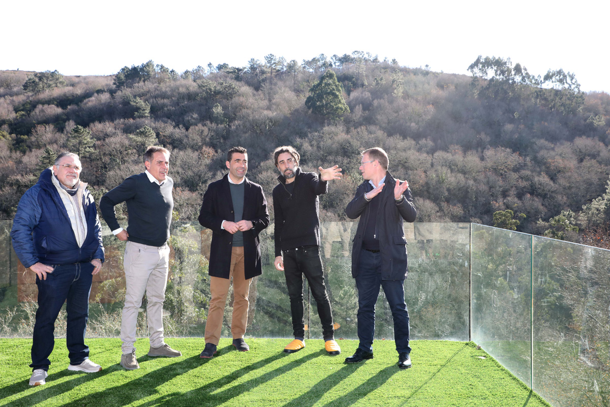 Luis López visita a Fundación Ofirvida na Lama