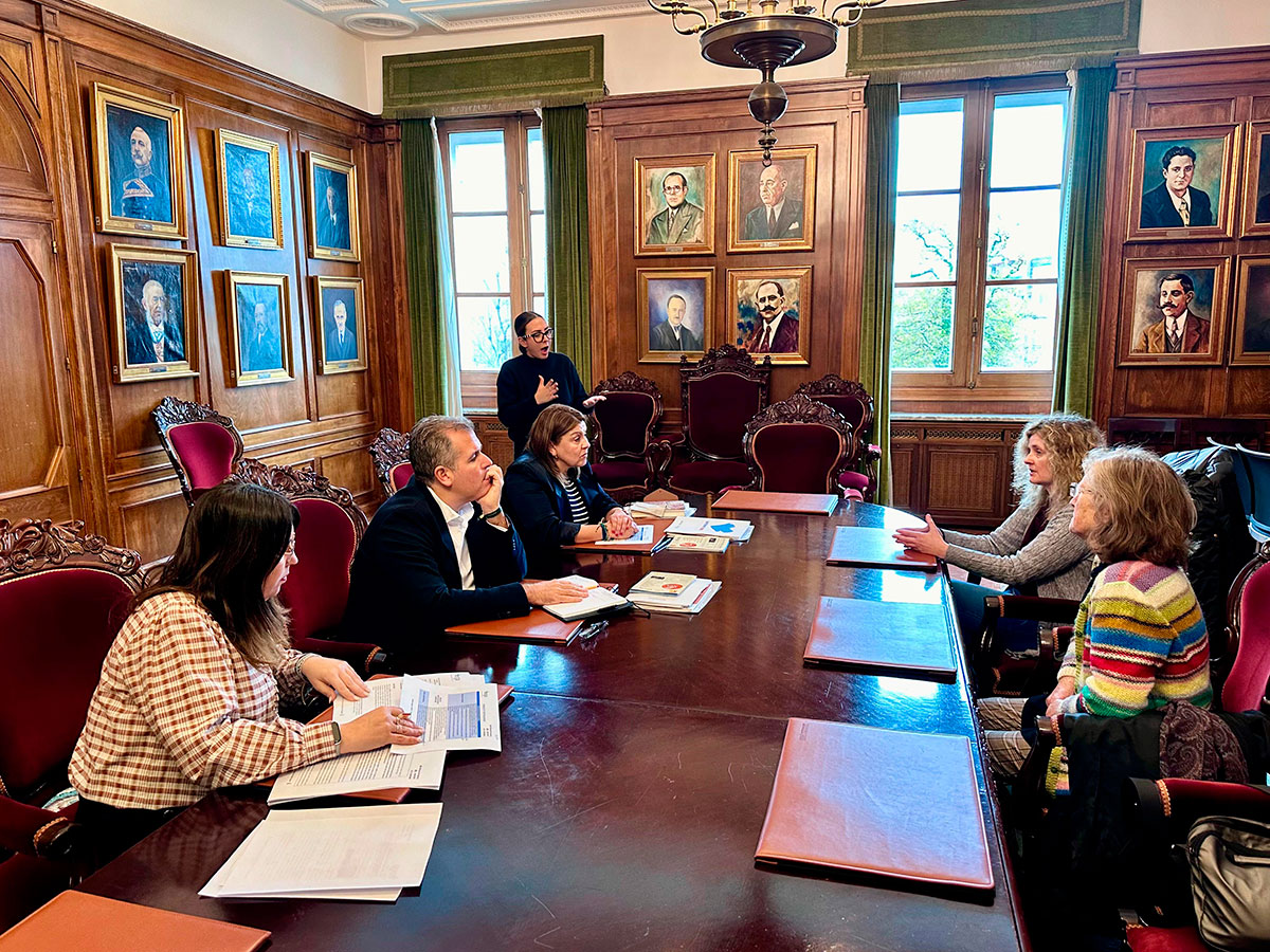 Rafa Domínguez reúnese coa Organización de Diversidade Sensorial de Galicia (XOGA)