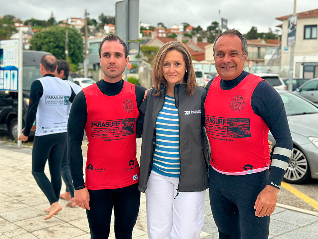 Luisa Sánchez na praia de Patos
