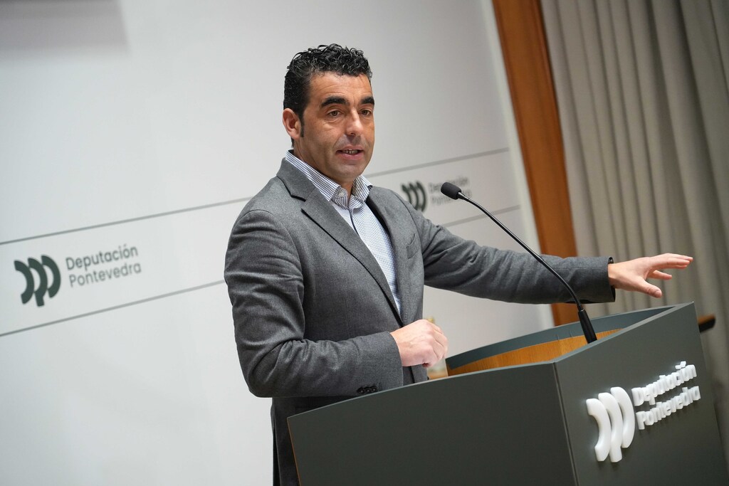 Luis López en rolda de prensa