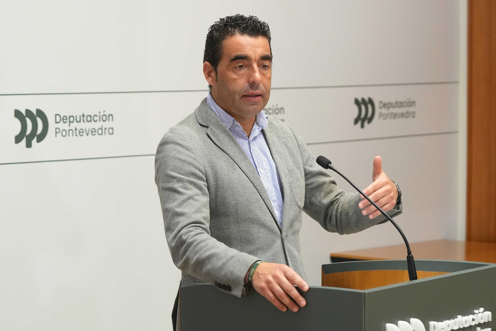 A Deputación aproba o reparto de 370.000 euros entre 71 comunidade de augas de 32 concellos para regularizar as traídas veciñais