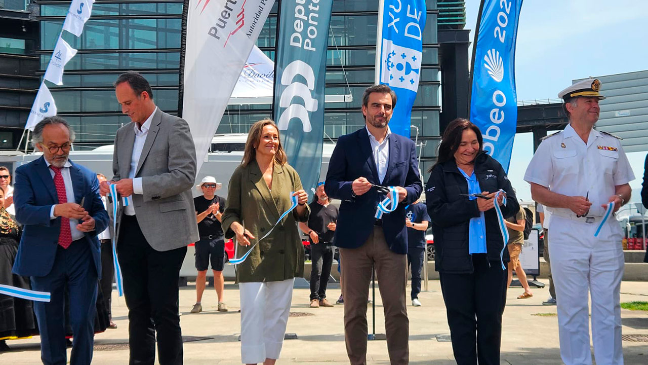 Luisa Sánchez inaugura no porto de Vigo o ‘village’ de La Solitaire du Figaro, con catro días de actividades de acceso libre para toda a cidade