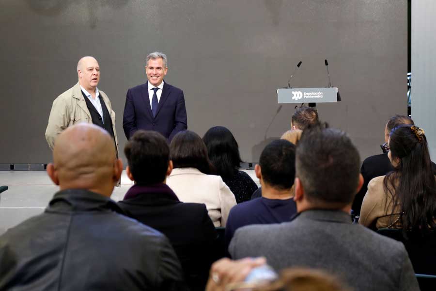 Rafa Domínguezs na reunión con profesionais brasileiros