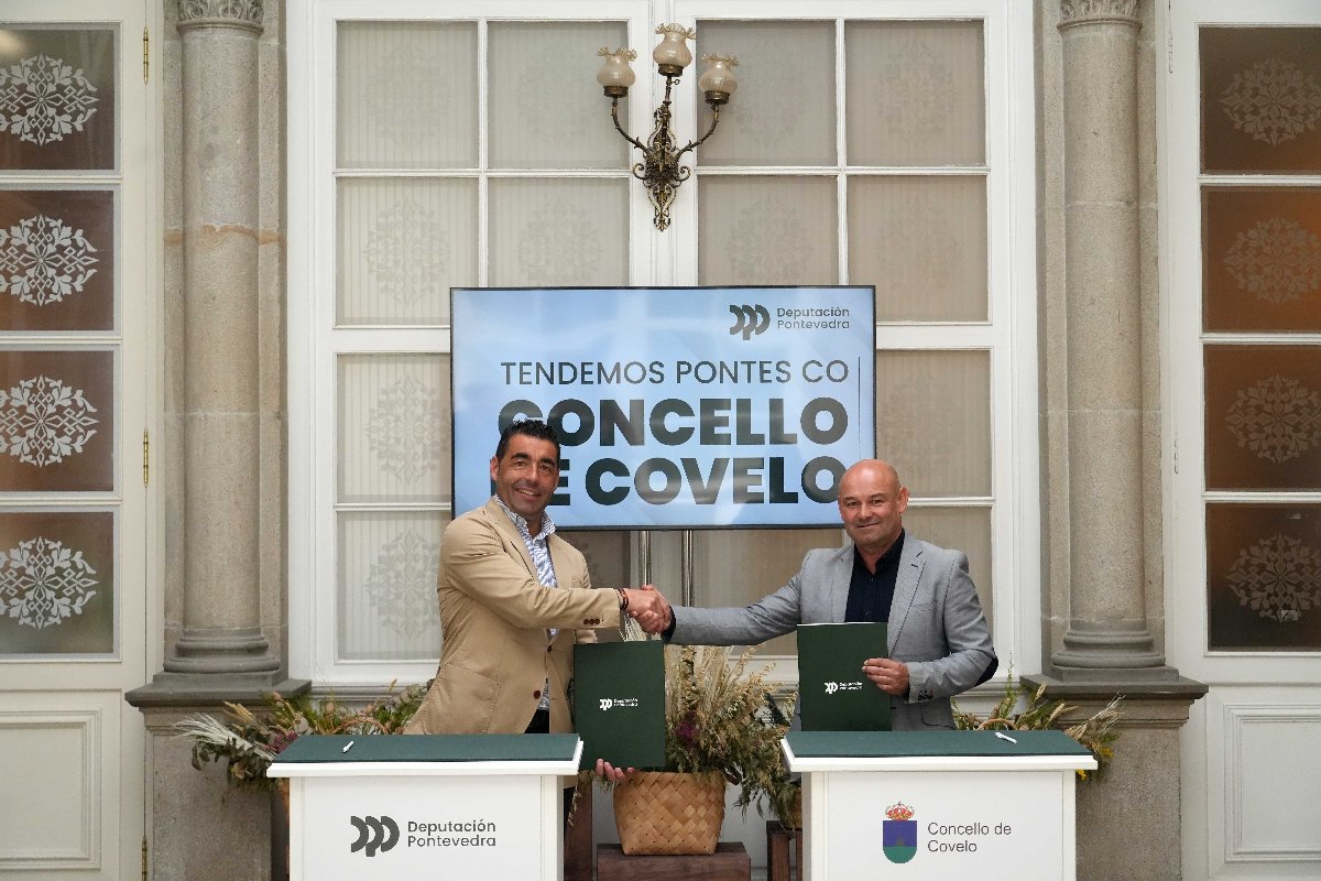 Luis López asina co alcalde de Covelo, Pablo Castillo, un investimento de 500.000 € para a ampliación do cemiterio de Barcia de Mera