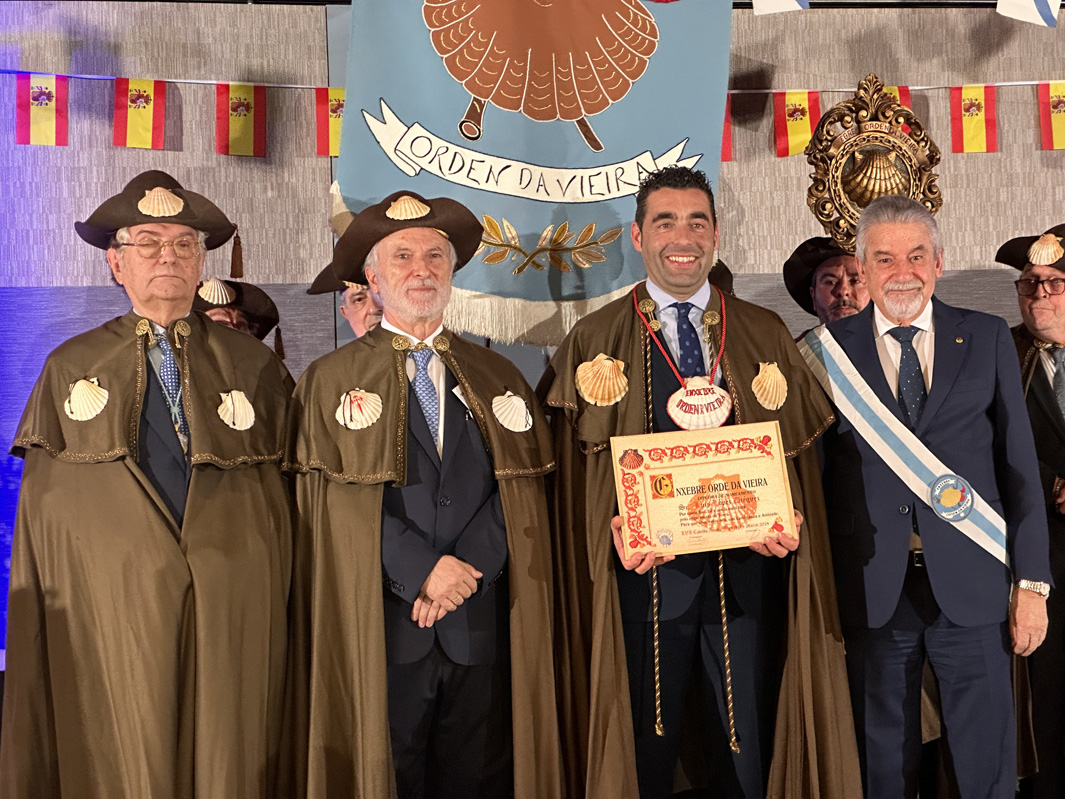 Luis López novo confrade da Enxebre Orde da Vieira