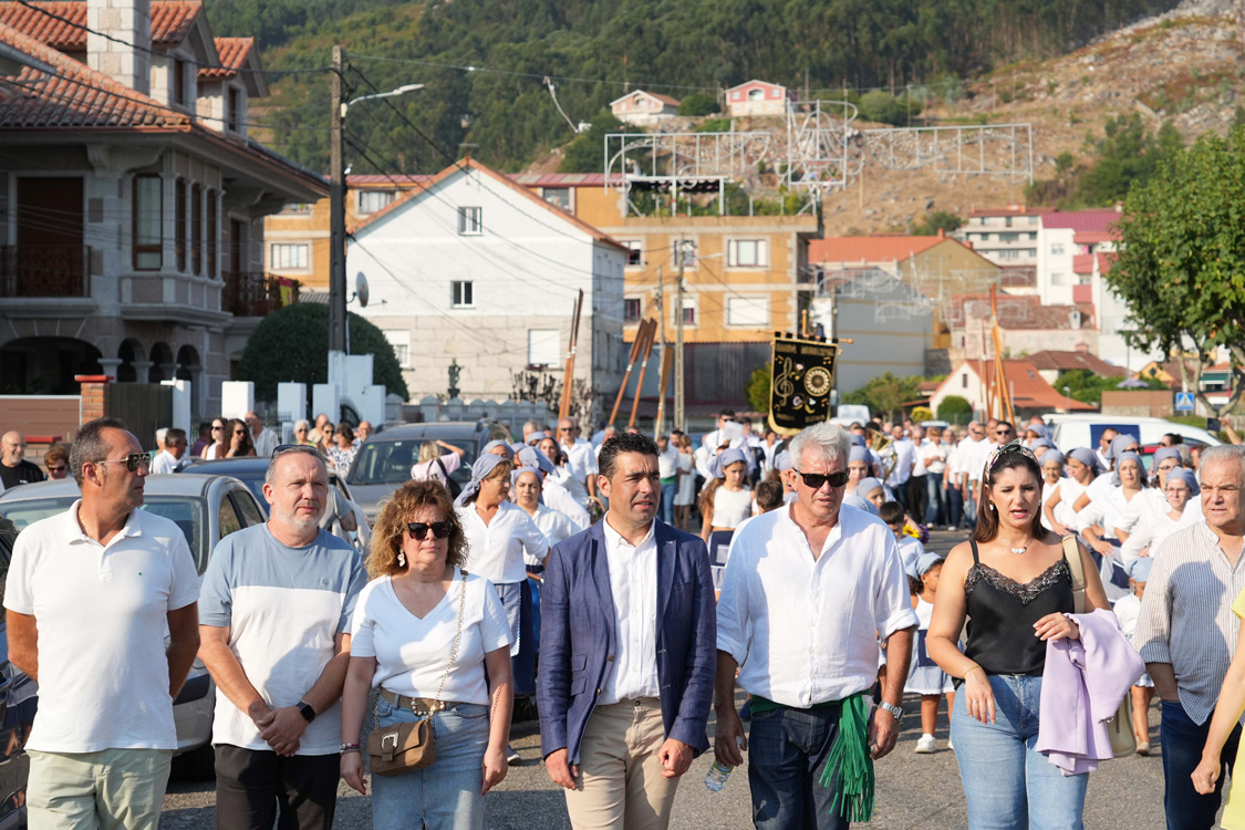 Luis López asiste a homenaxe traballadores do mar