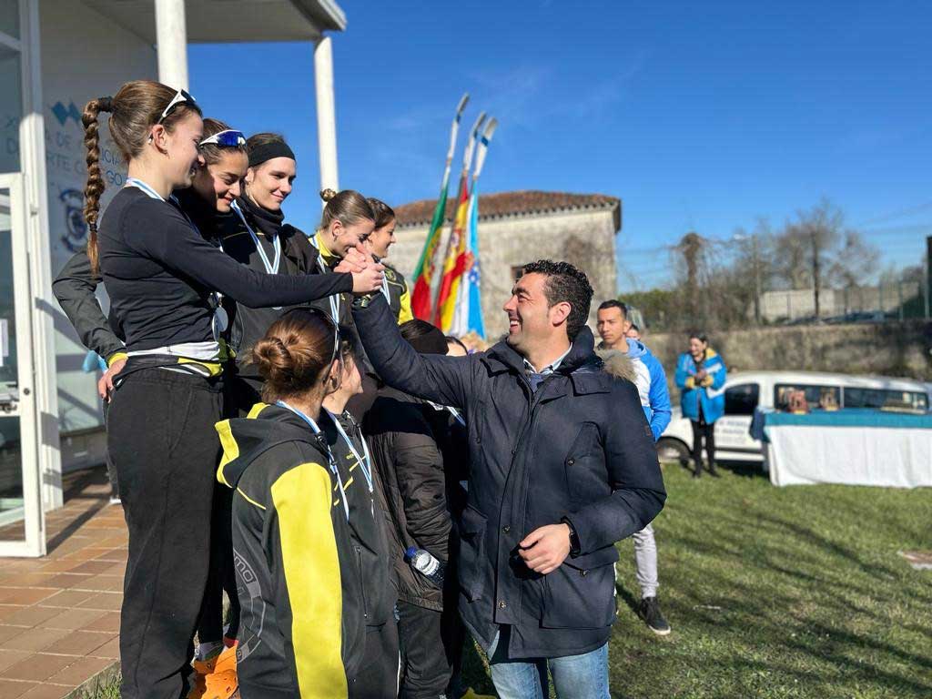 Luis López na entrega de premios da regata do Miño 