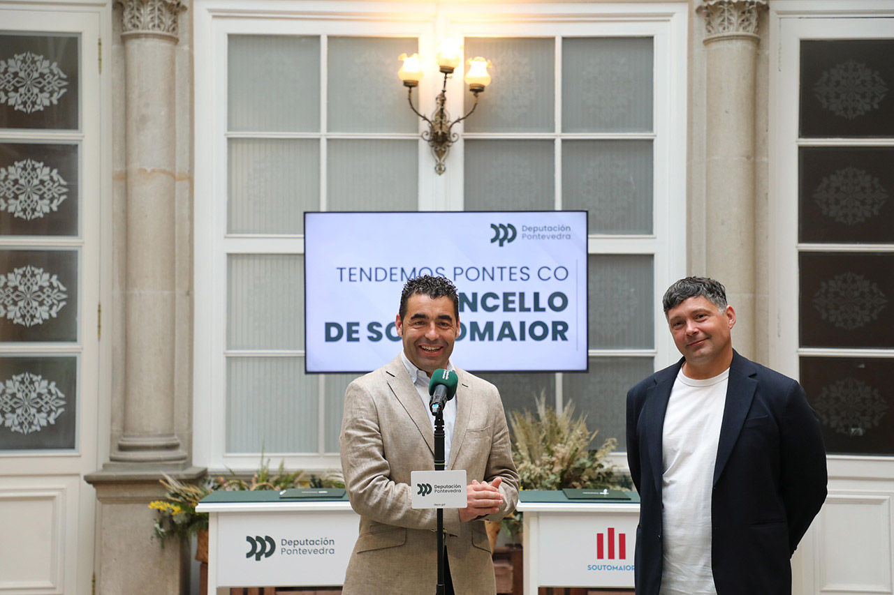 Luis López asina co alcalde de Soutomaior, Manuel Lourenzo, un investimento de 700.000€ para facer realidade a humanización da rúa Roxelio Landeiro