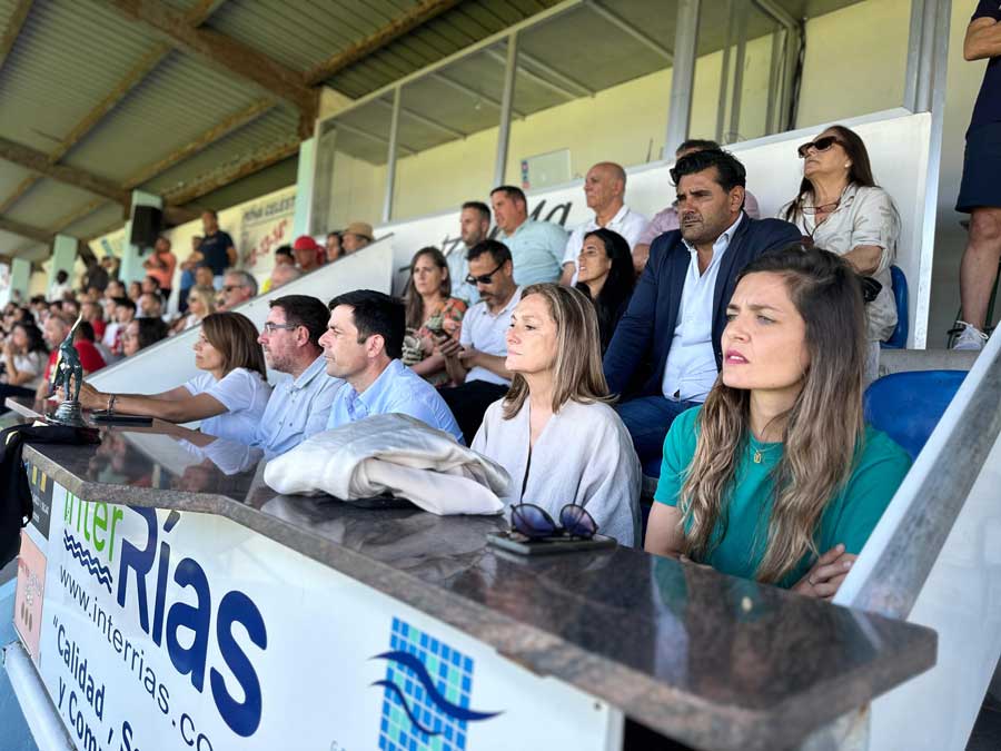 Luisa Sanchez co deputado e concelleiro de Deportes de Sanxenxo Marcos Guisasola