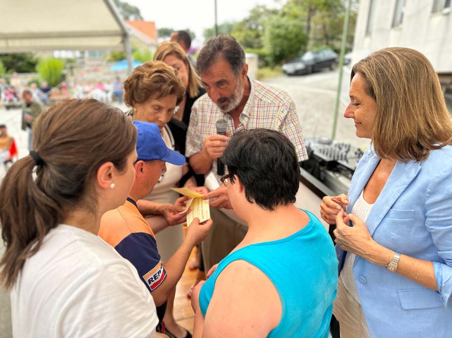  Luisa Sánchez asiste á tradicional festa de verán da Asociación Galega San Francisco