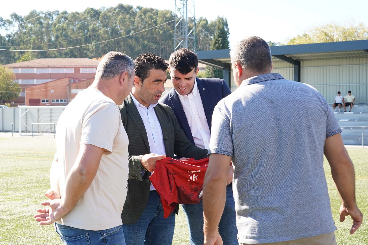 Noticia - LUIS LOPEZ INAUGURACION REFORMA CAMPO FUTBOL MANUEL REGUEIRO A ESTRADA 19-09-2026