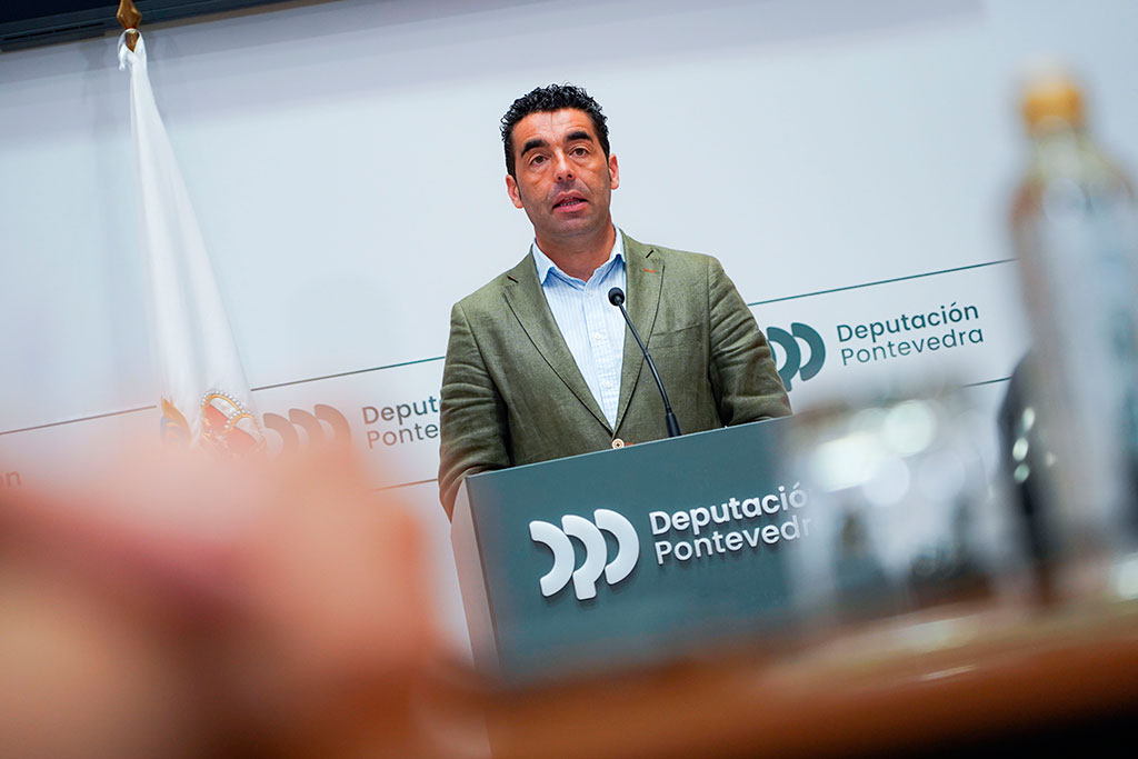 Luis López na rolda de prensa