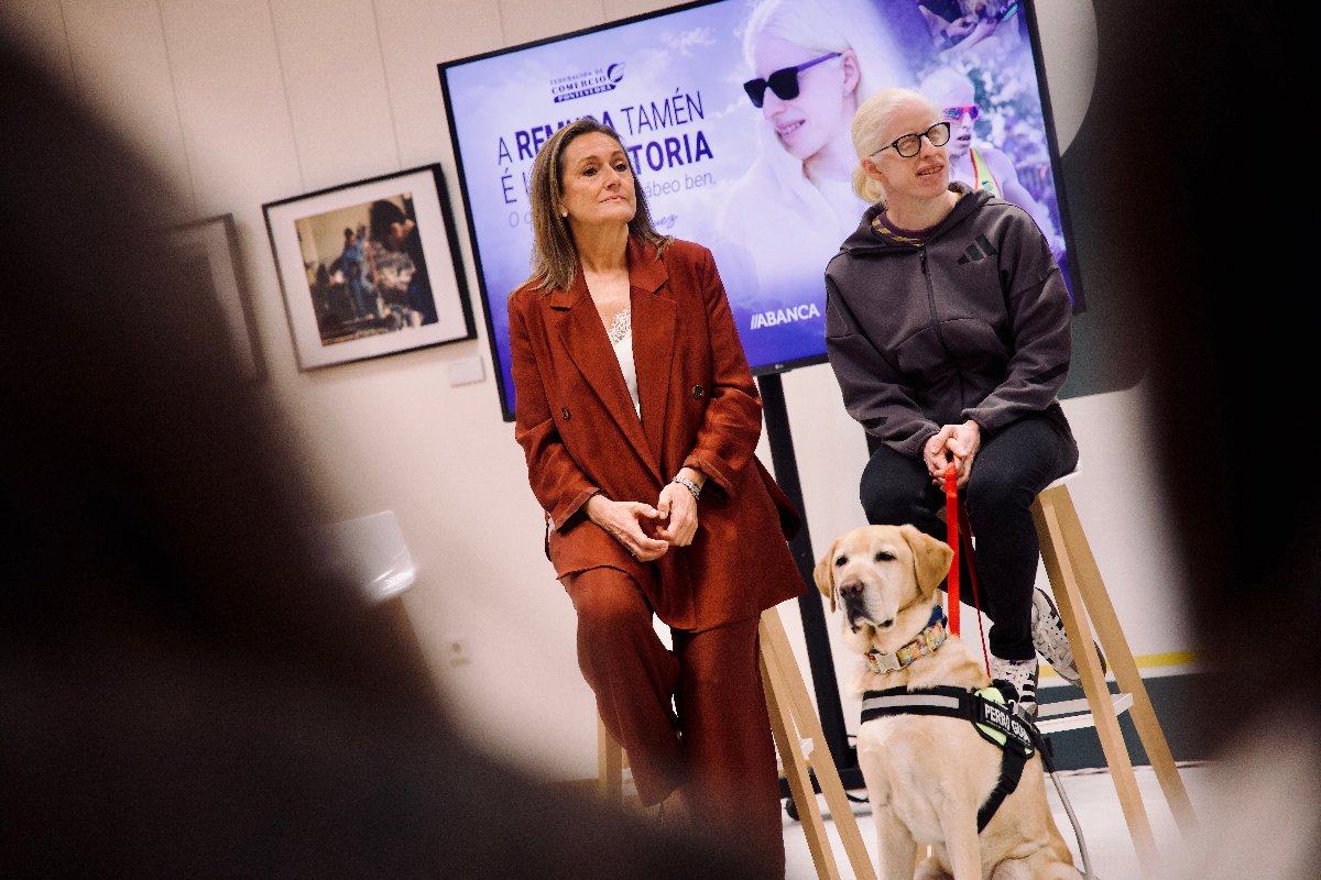 Luisa Sánchez reivindica a remuda xeracional como unha oportunidade para emprender durante a presentación da nova campaña provincial de comercio na sede de Vigo