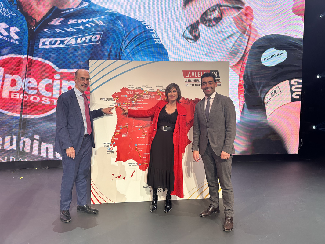 O presidente, Luis López, acompañado pola deputada de Turismo, Nava Castro,  asistiu á presentación do percorrido de La Vuelta 2024