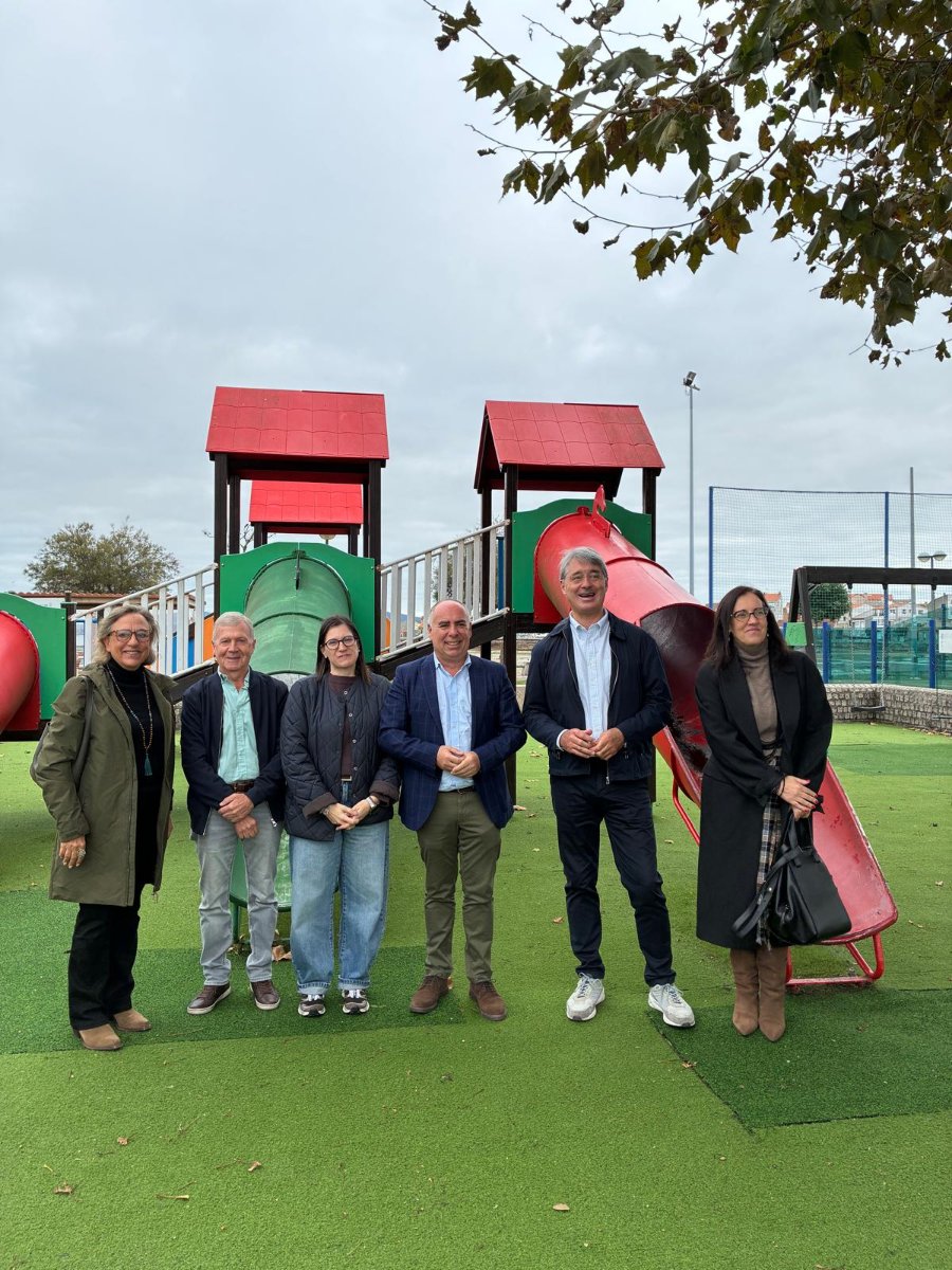 A Deputación achega 110.000 euros ao Concello do Grove para a renovación do parque infantil de Terra de Porto