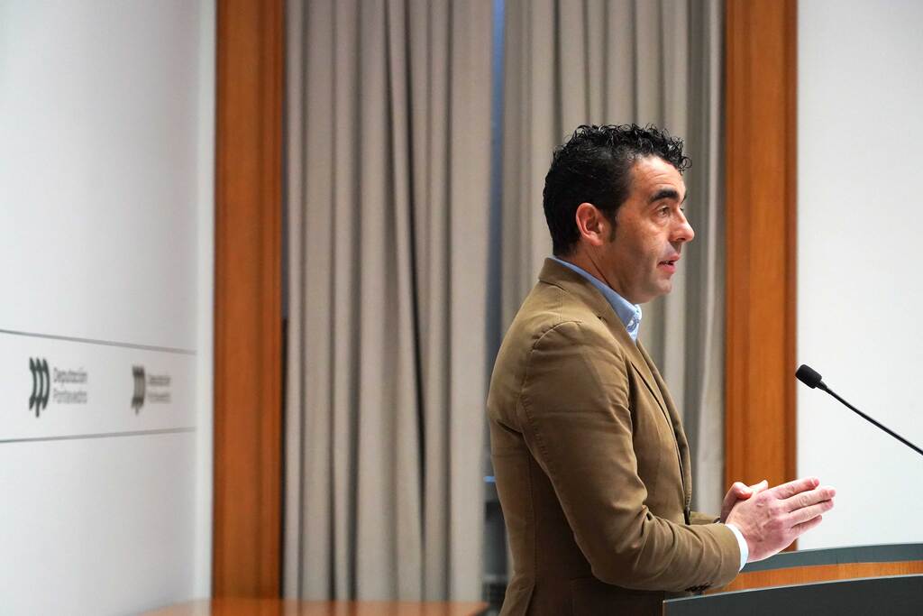 Luis López en rolda de prensa