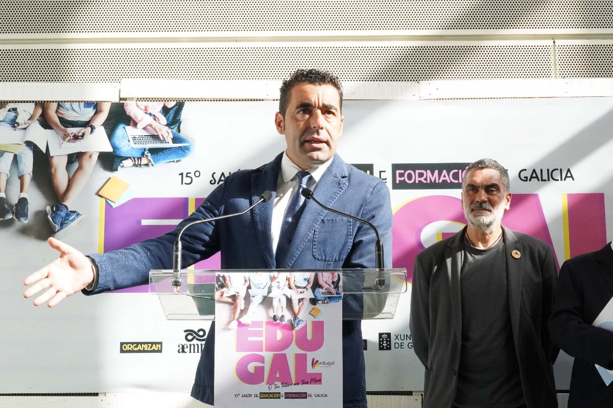 Luis López salienta o papel da Deputación para orientar á mocidade na formación e busca dunha saída laboral na apertura en Pontevedra dunha nova edición de Edugal