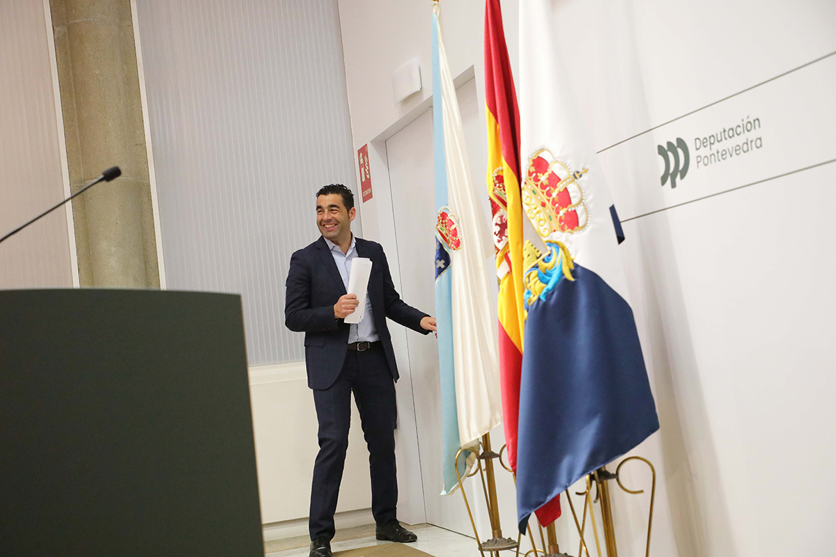 Conferencia de prensa de Luis López