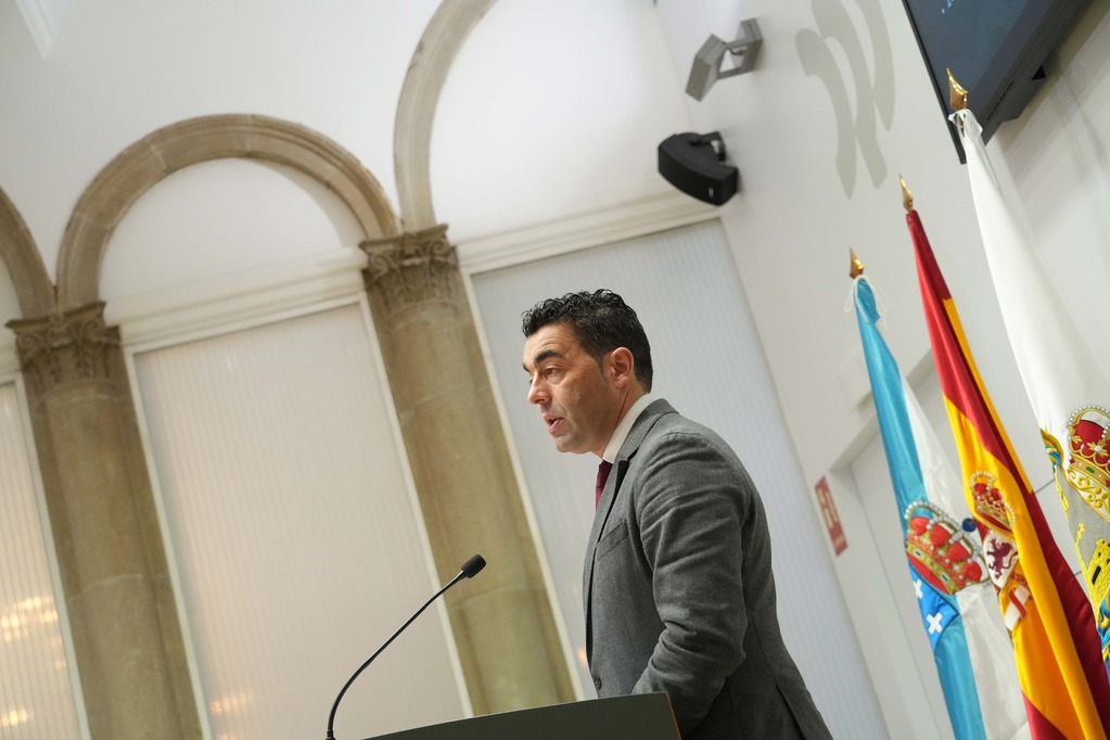 Luis López en rolda de prensa