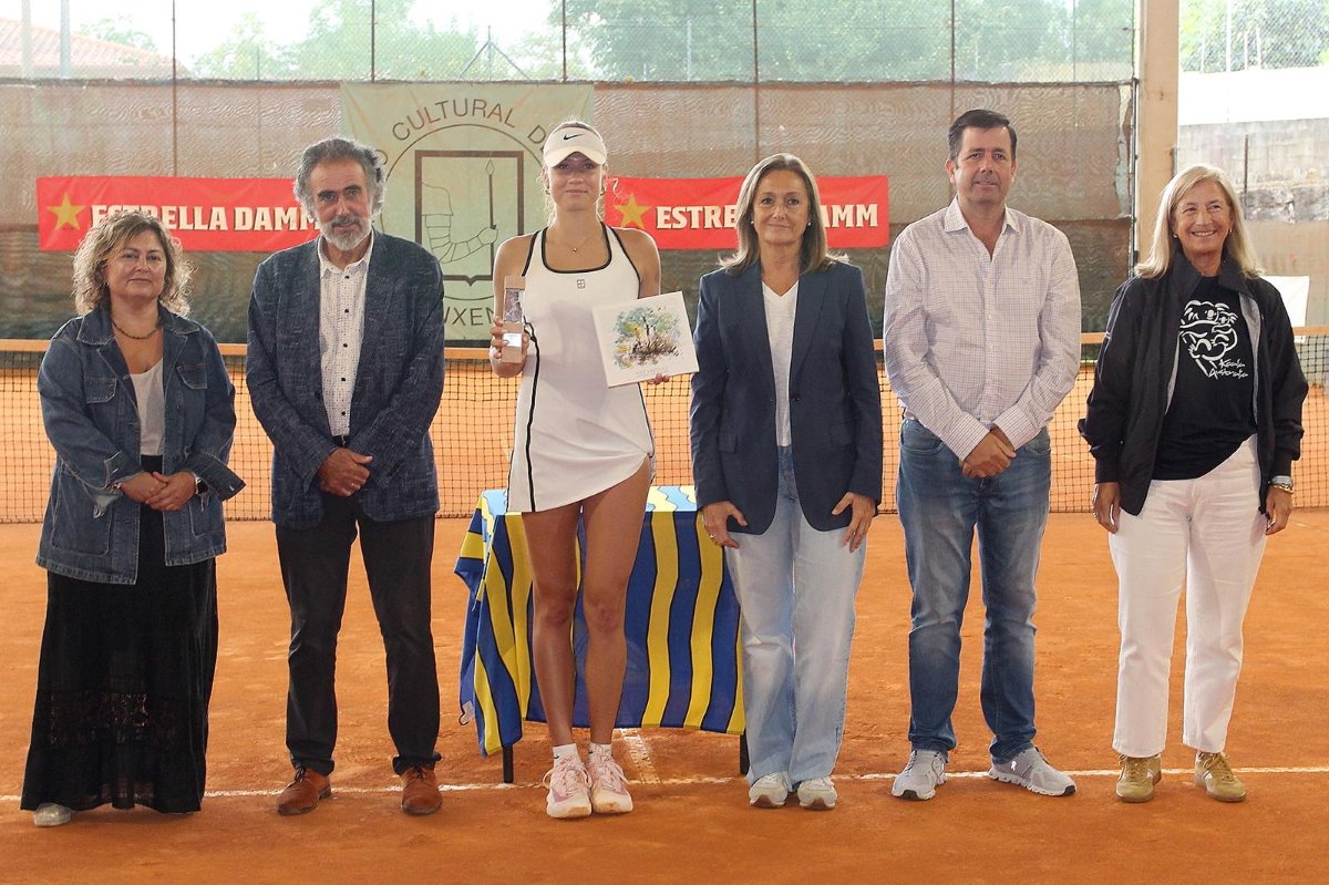 Noticia - PE FOTO LUISA SANCHEZ TORNEO TENIS SANXENXO 27-09-2026