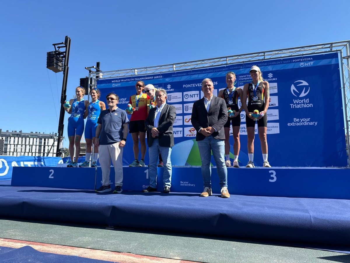 Noticia - PE FOTO RAFA DOMINGUEZ MEDALLAS PARATRIATLON FINAL SERIES MUNDIAIS TRIATLON 2026 25-09-2026