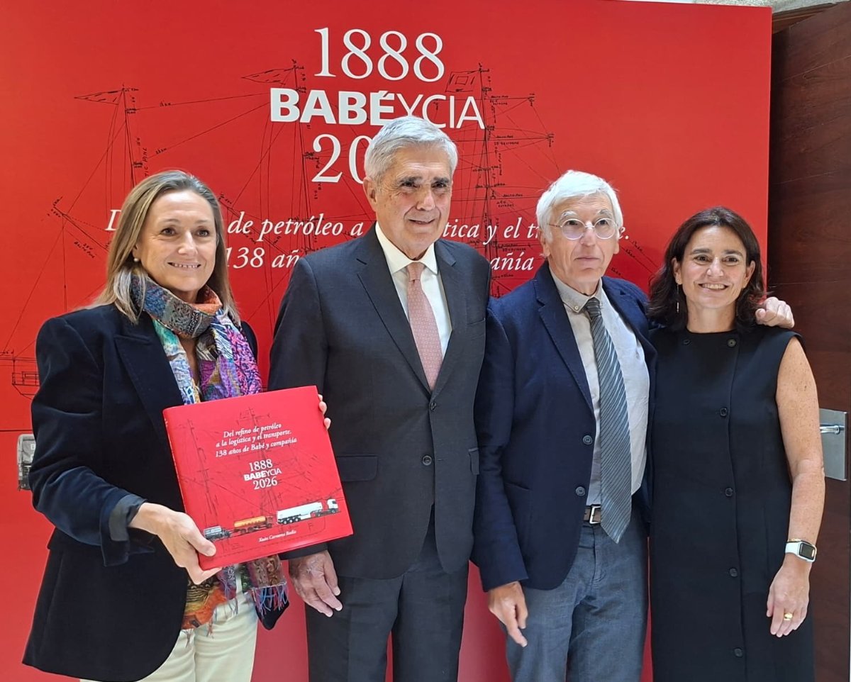 Luisa Sánchez asiste á presentación do libro que percorre os 138 anos de historia do grupo empresarial Babé y Cía