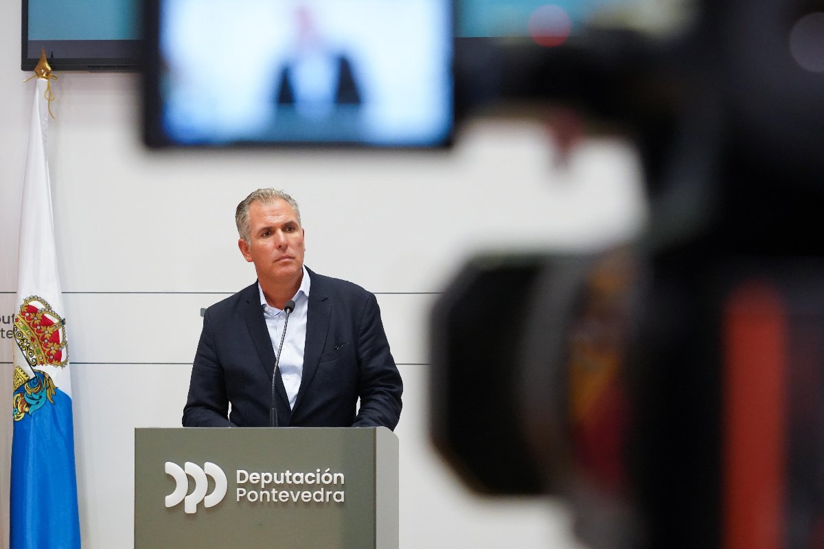 Rafa Domínguez anuncia unha nova partida de 4,4 millóns de euros para a conservación de firmes na rede viaria provincial