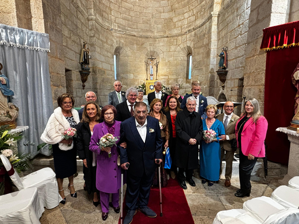 7 matrimonios celebraron vodas de ouro coa asociación AVOA
