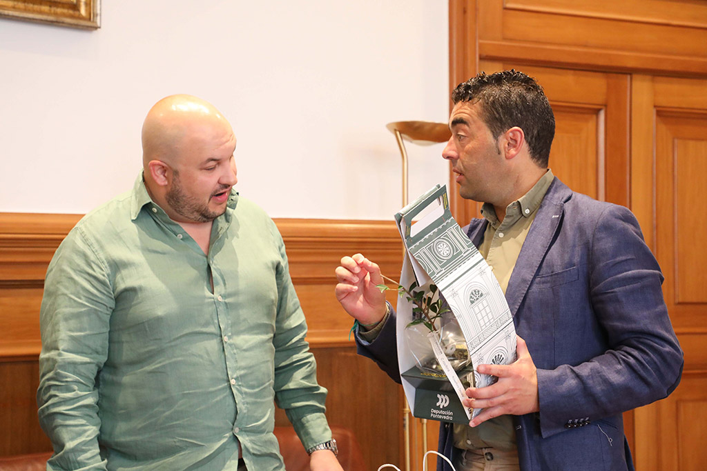 Luis López, recibiu a Esteban Batallán