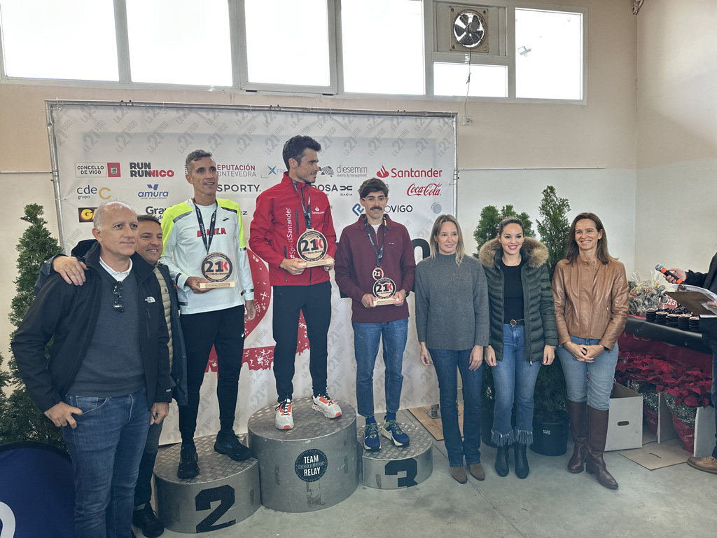 VICEPRESIDENTA PRIMEIRA NA ENTREGA DE PREMIOS DE LA21 MEDIA MARAToN DE VIGO 