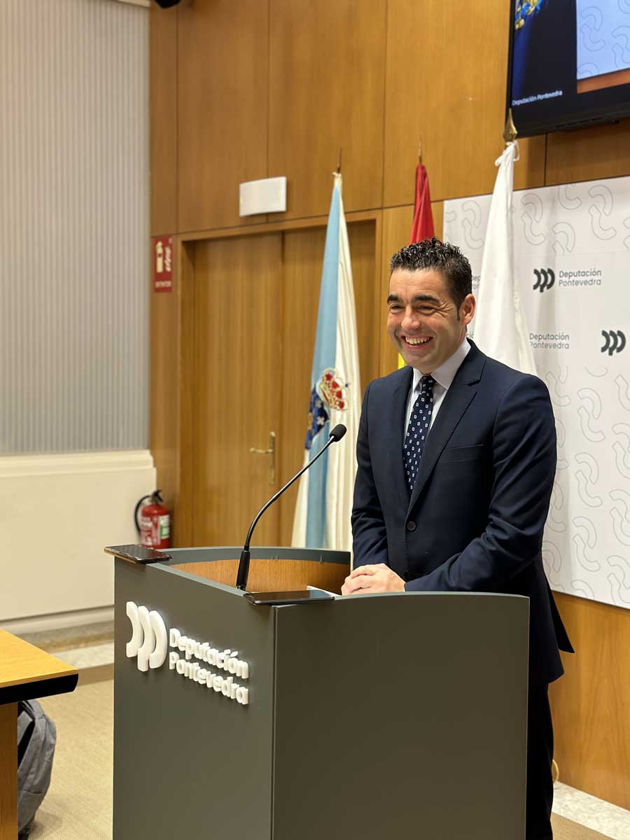 Luis López na sala de prensa da Deputación