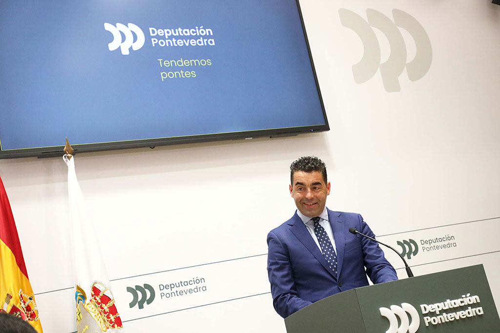 rolda de prensa de Luis López