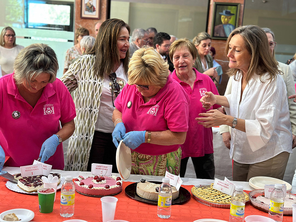 A vicepresidenta Luisa Sánchez asiste á Festa da Cereixa de Beade