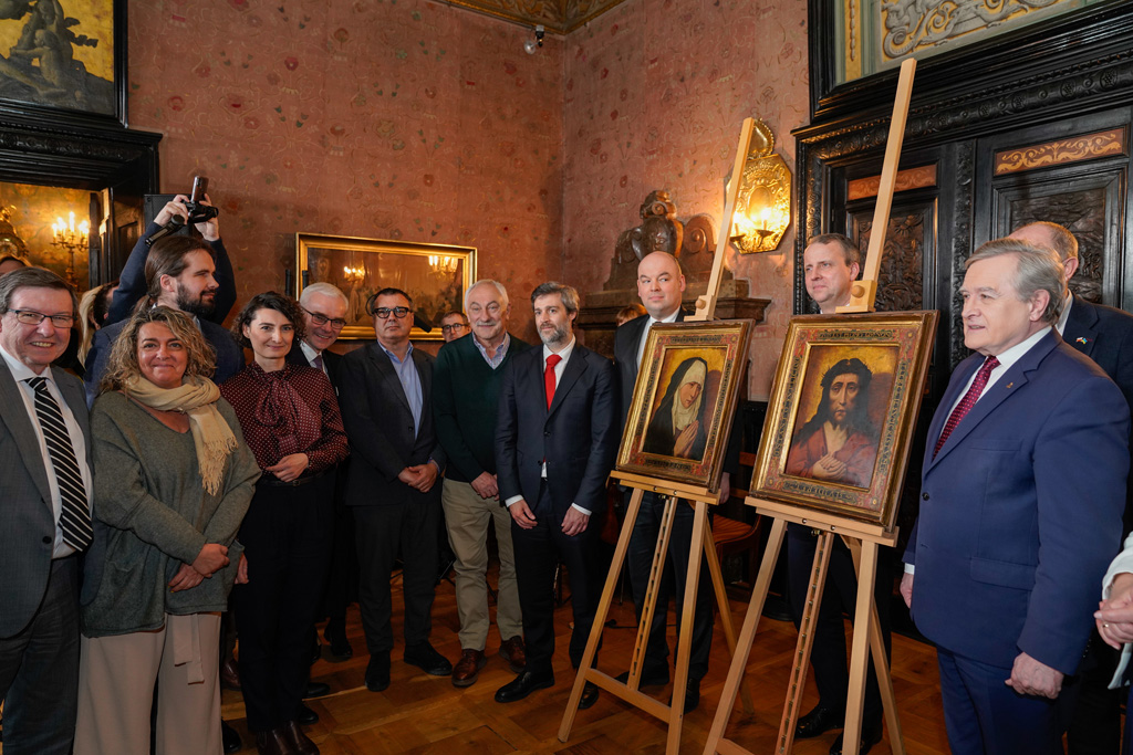  
		Polonia utilizará o exemplo do Museo de Pontevedra na restitución dos cadros espoliados polos nazis para presionar a outros países non colaboradores
	