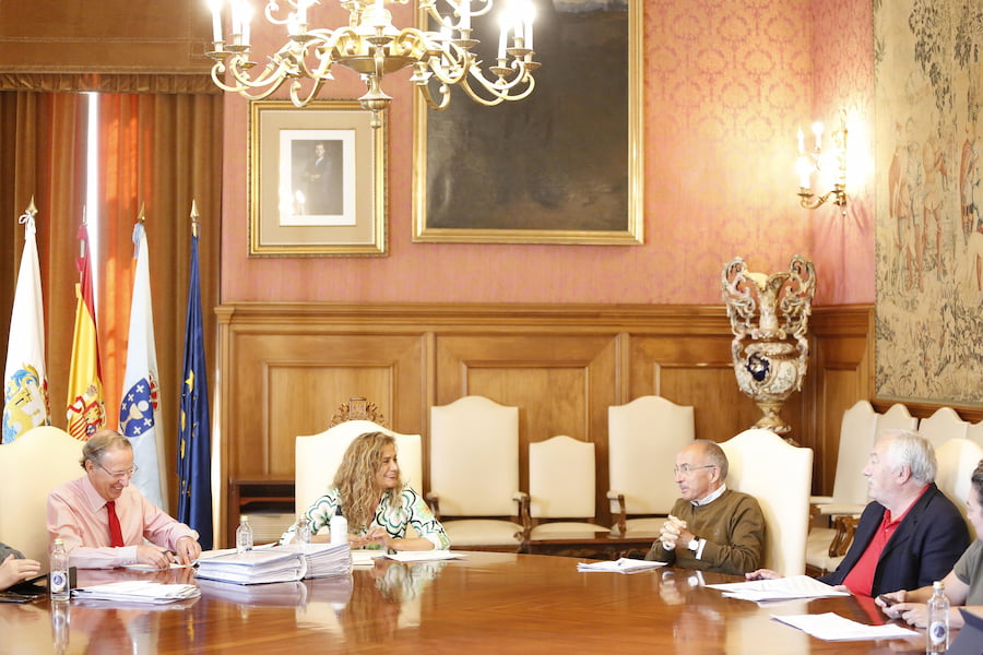  
		A Deputación de Pontevedra aproba máis de 3,5 millóns de euros en recursos para a provincia
	