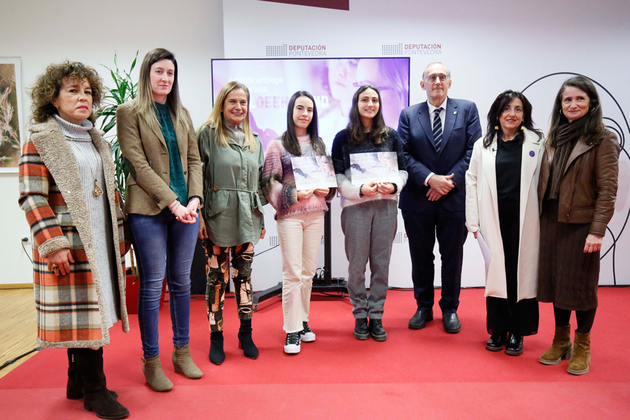  
		A Deputación e a Universidade de Vigo entregan os terceiros premios Girl Geek Covid  aos mellores expedientes femininos en ciencias e enxeñaría
	