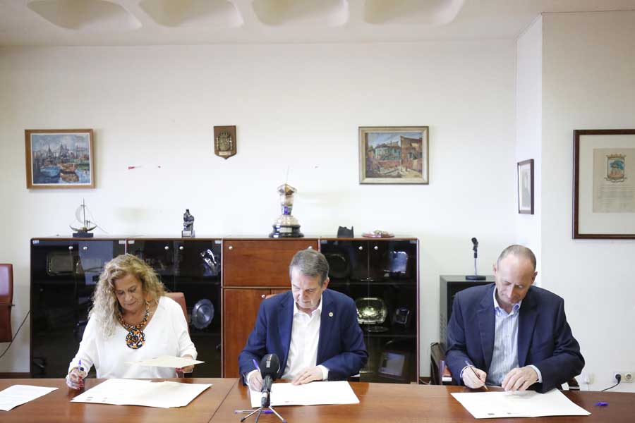  
		O Concello de Vigo reforza a súa aposta pola educación a distancia co novo convenio asinado hoxe coa UNED
	