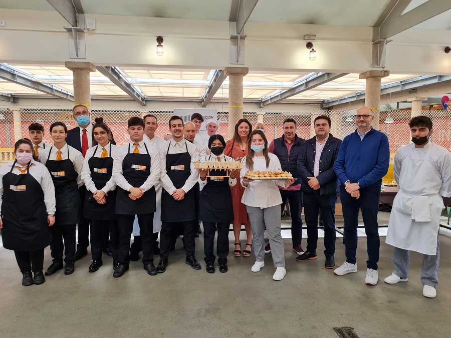  
		“Degusta Europa” fai unha nova parada no mercado de Pontevedra para achegar á veciñanza o mellor da gastronomía europea con produtos locais
	