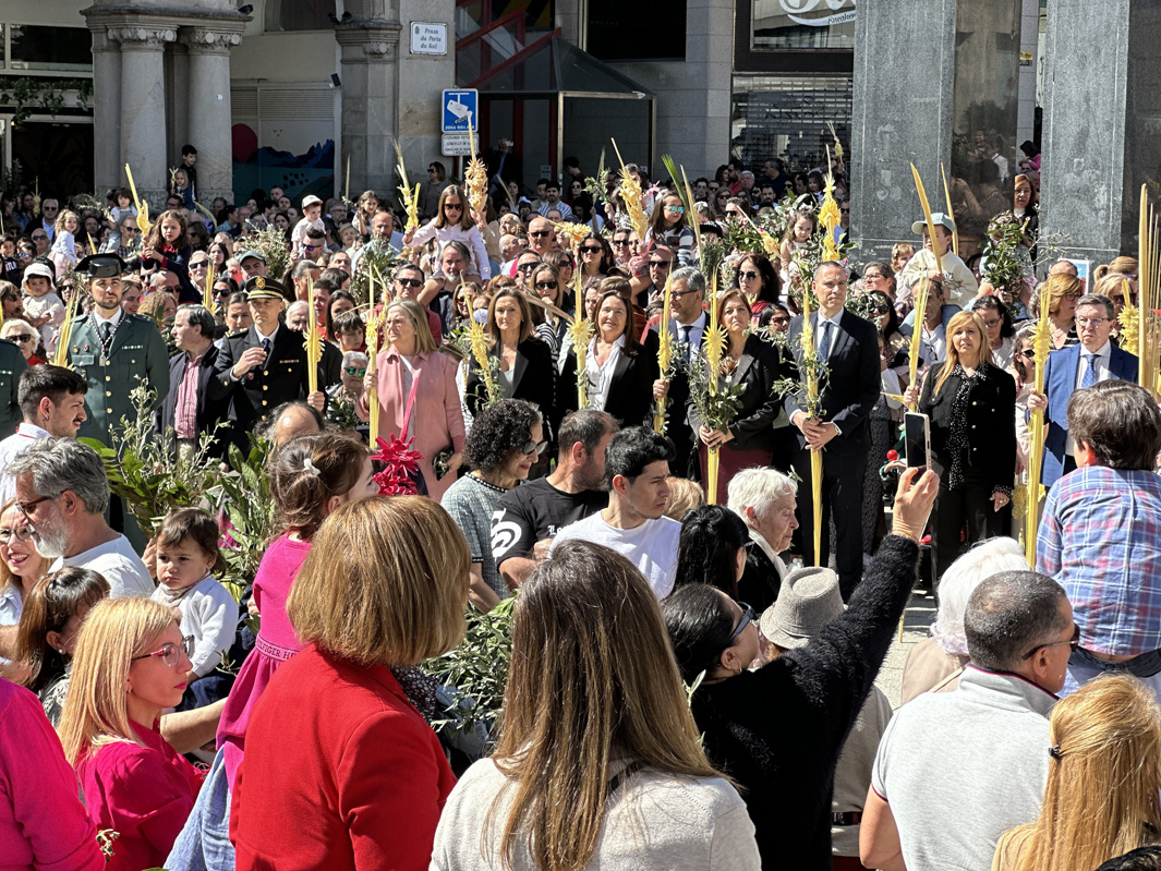 Luisa Sánchez asiste á misa e á procesión de La Borriquita en Vigo