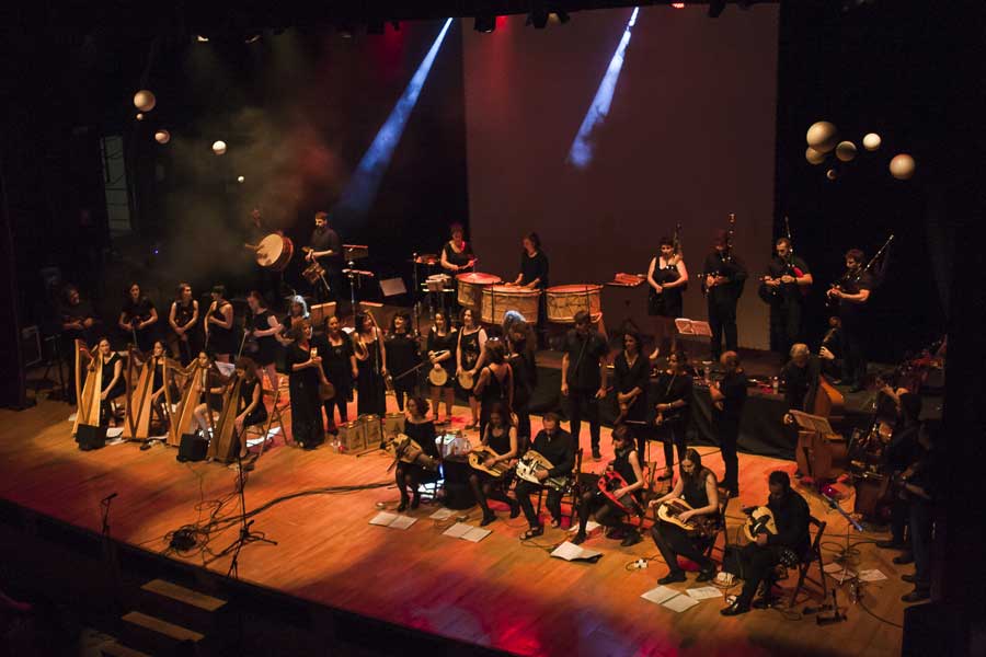  
		A orquestra folk SonDeSeu actúa este sábado en Salvaterra de Miño no marco do programa “Musigal”
	