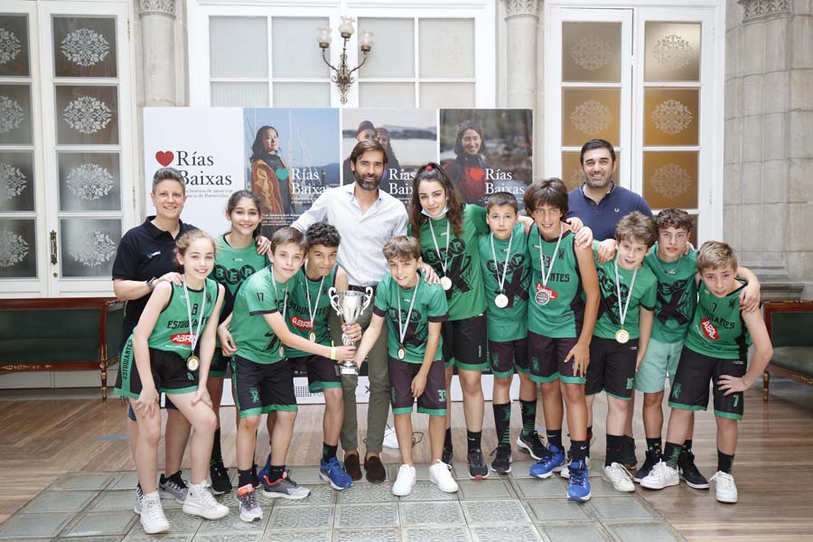  
		Recepción ao Equipo Minibasket do Estudiantes de Pontevedra no Pazo Provincial
	